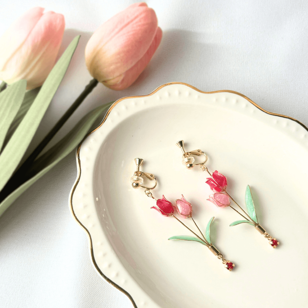 【チューリップ】イヤリング 赤とピンク 揺れる ニッケルフリー 金属アレルギー対応 受注生産 春の新作